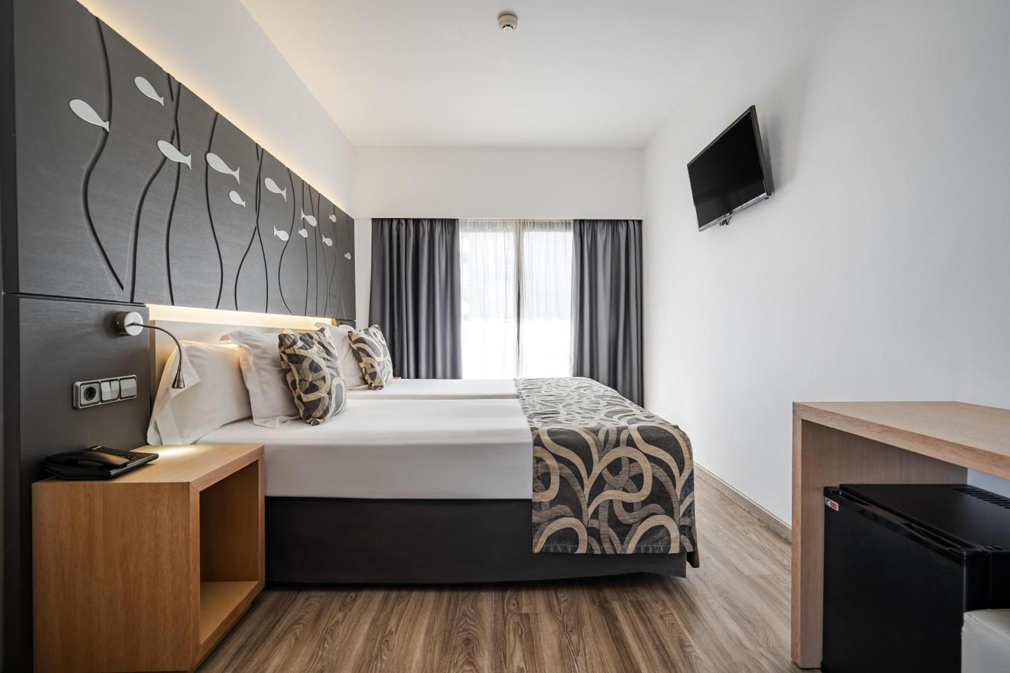Double or Twin Room Side Sea View